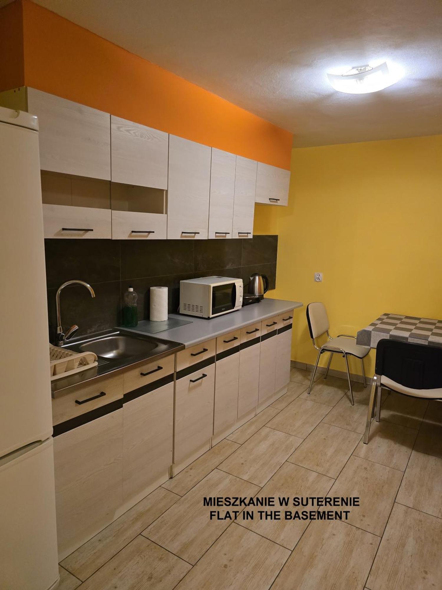 Mieszkanie W Suterenie Apartment