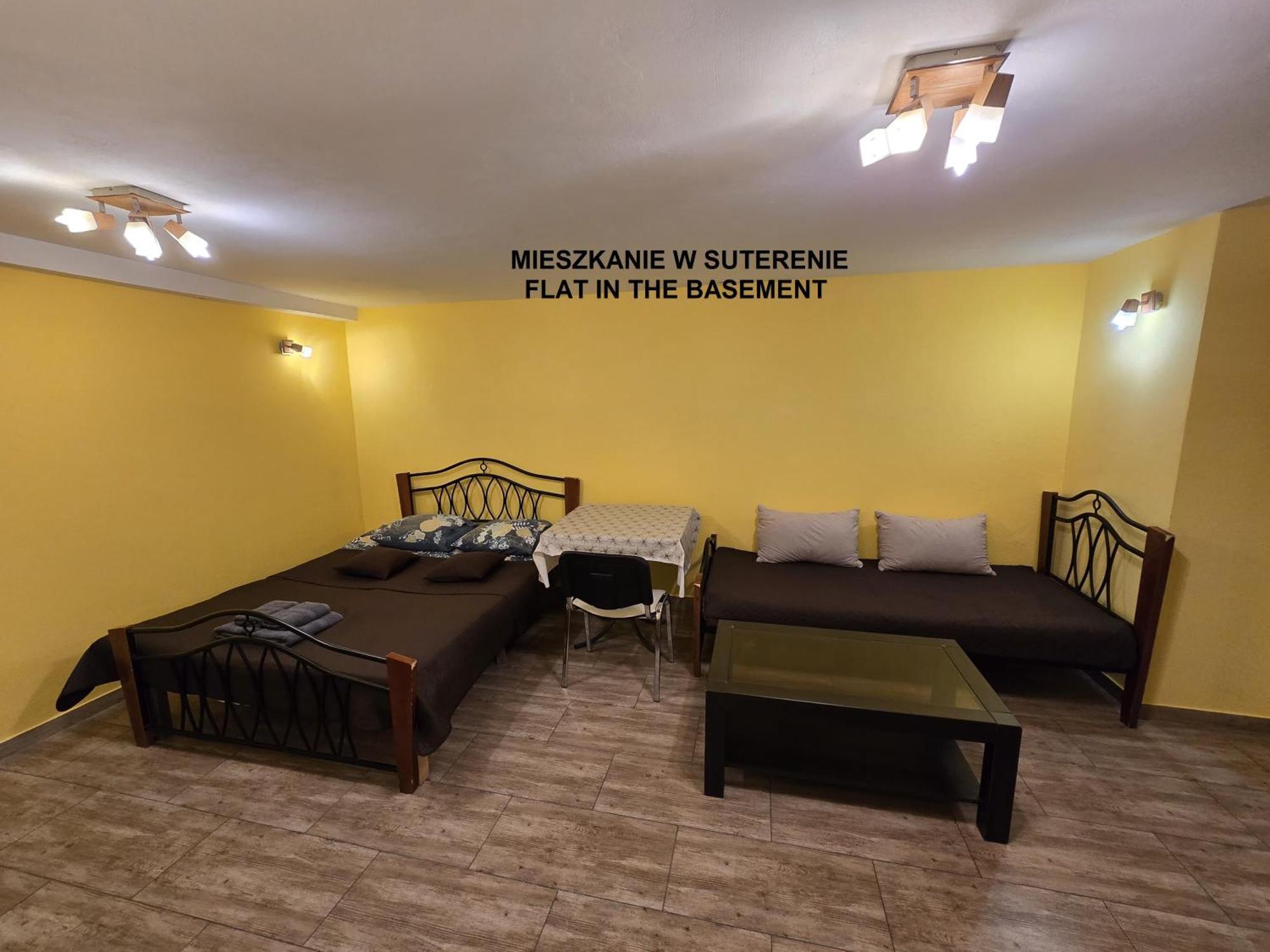 Mieszkanie W Suterenie Apartment