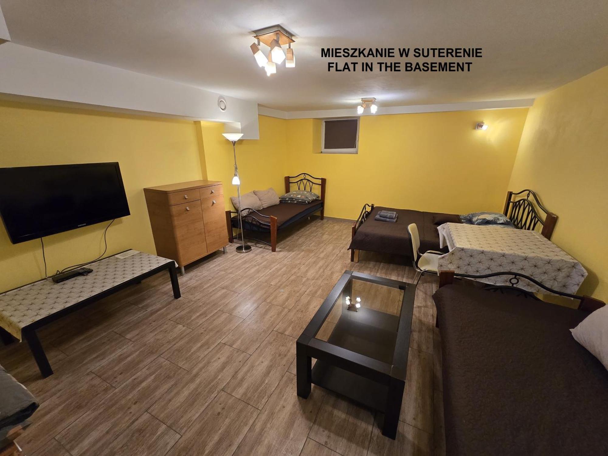 Apartment Mieszkanie W Suterenie *